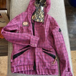 Women’s snowboarding/skiing jacket